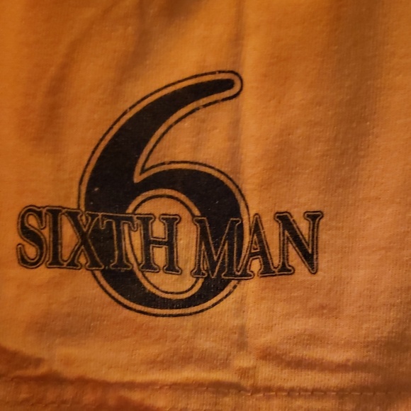 Marquette Basketball Shirt - Picture 3 of 5